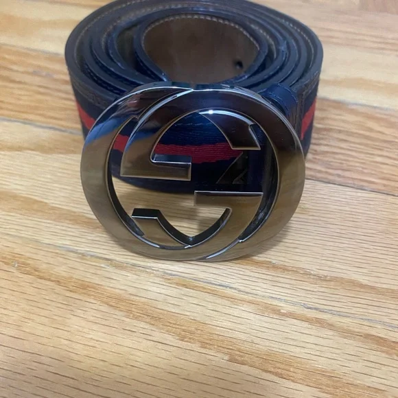 Gucci Black and Red Belt with Iconic GG Logo Gucci Guccissima Print Leather Double Red G Buckle Belt main image 4